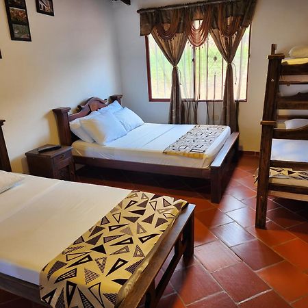 Hotel Campestre Palmas Del Zamorano San Gil Esterno foto