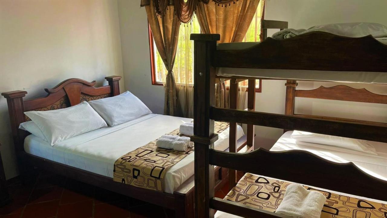 Hotel Campestre Palmas Del Zamorano San Gil Esterno foto