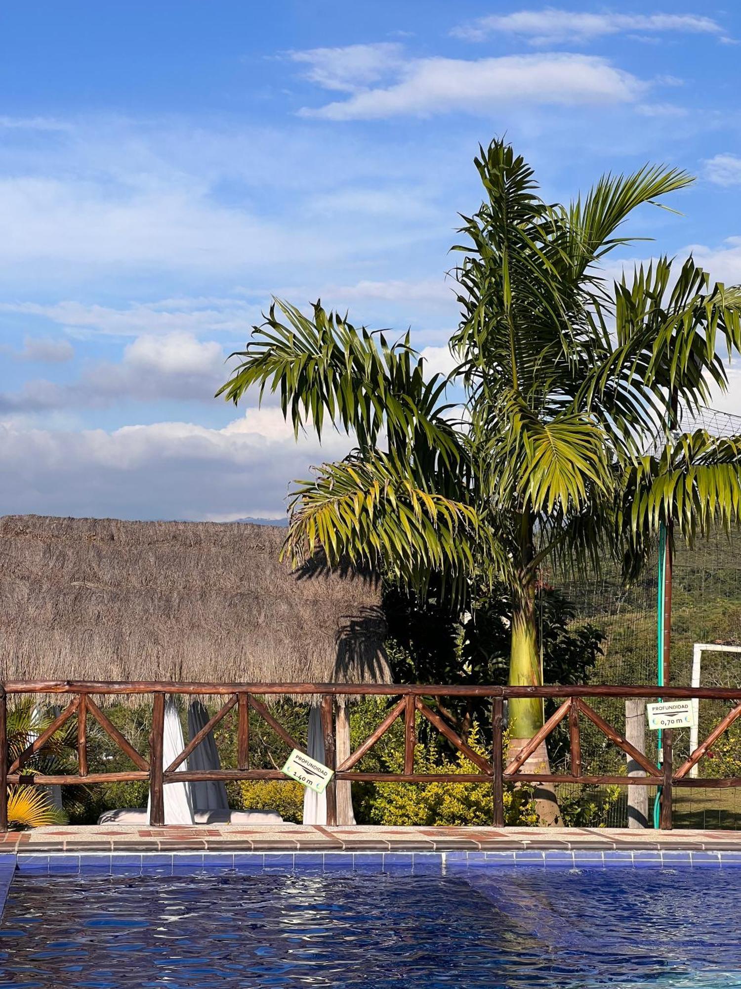 Hotel Campestre Palmas Del Zamorano San Gil Esterno foto