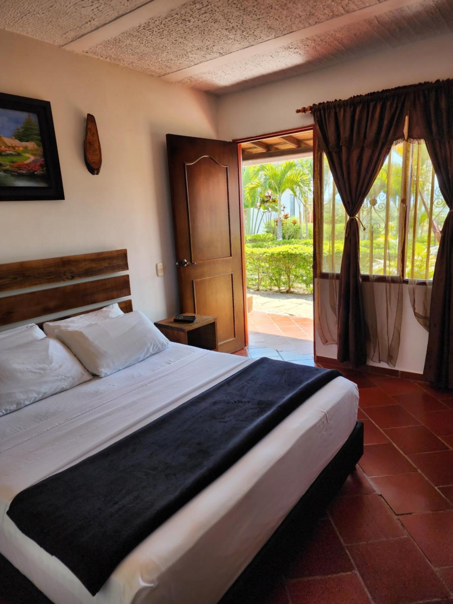 Hotel Campestre Palmas Del Zamorano San Gil Esterno foto