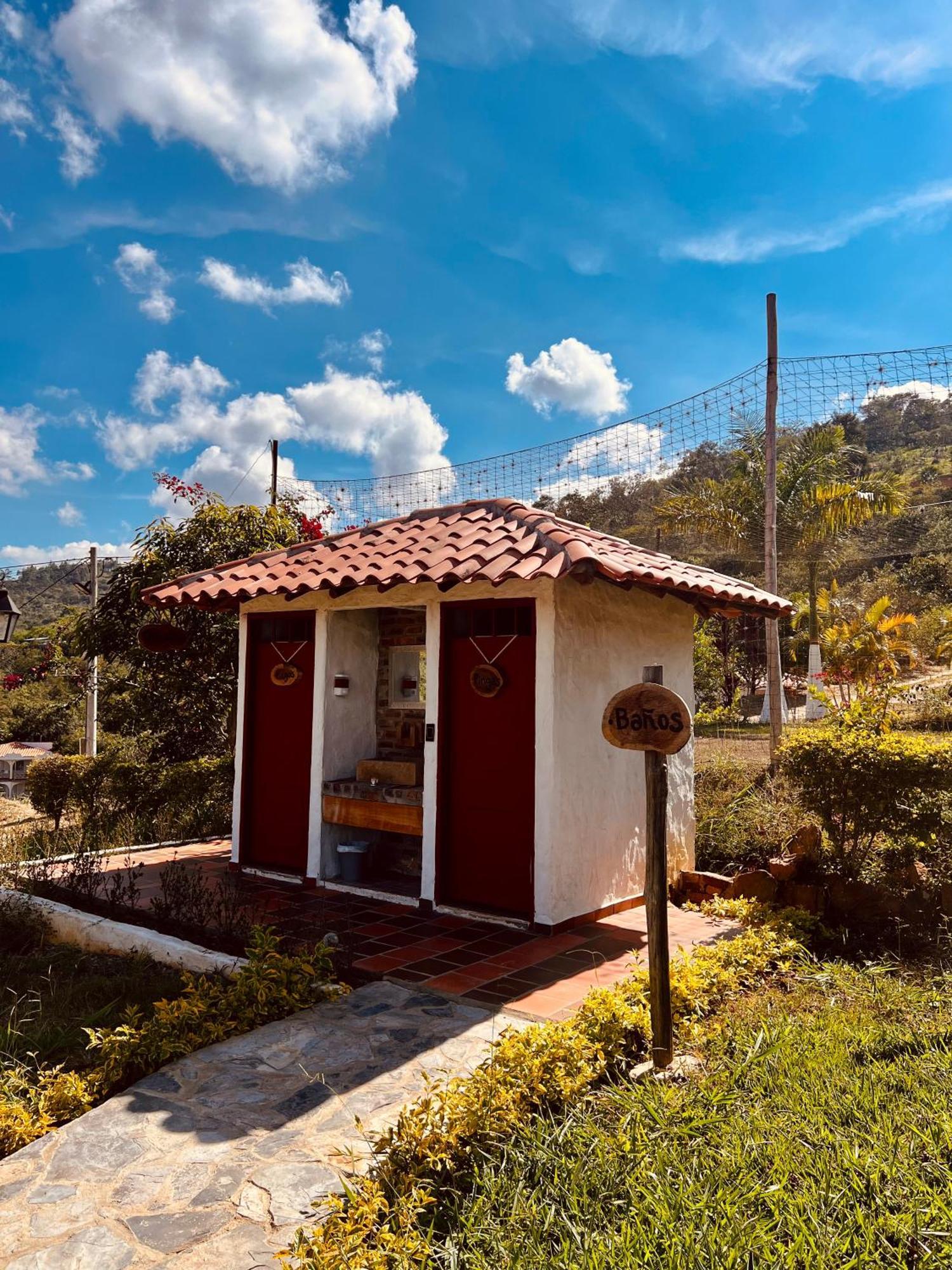 Hotel Campestre Palmas Del Zamorano San Gil Esterno foto