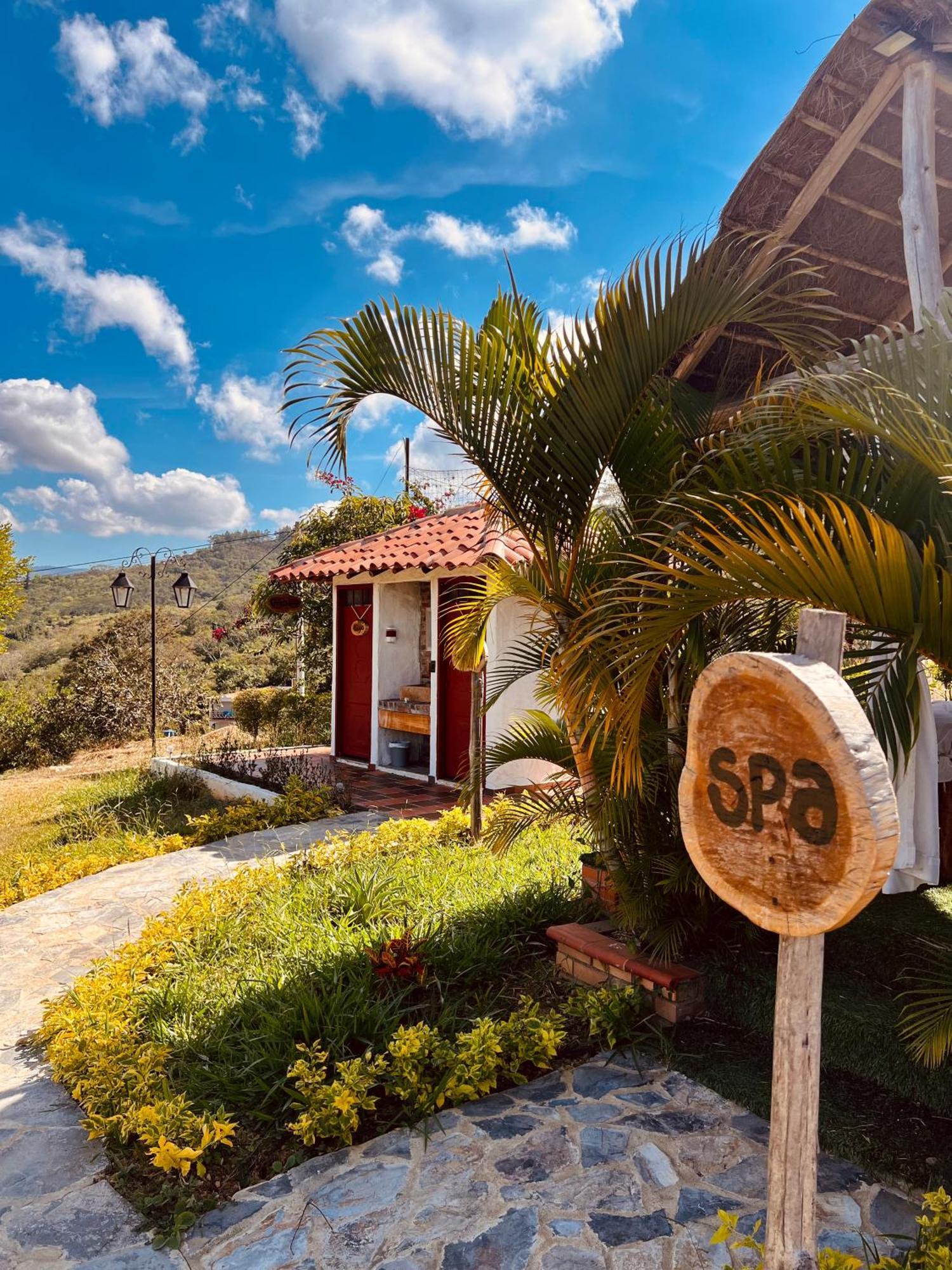 Hotel Campestre Palmas Del Zamorano San Gil Esterno foto