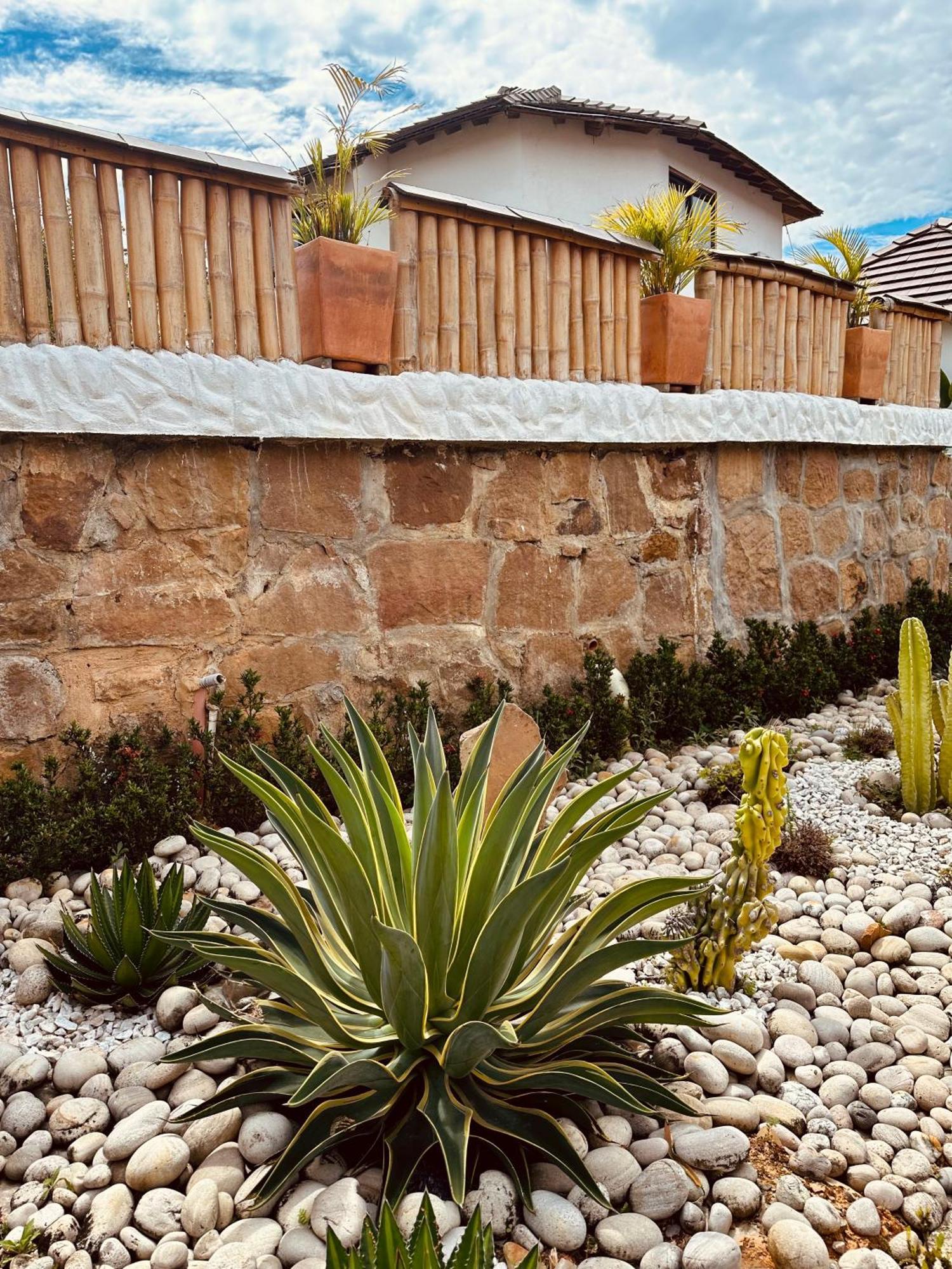 Hotel Campestre Palmas Del Zamorano San Gil Esterno foto